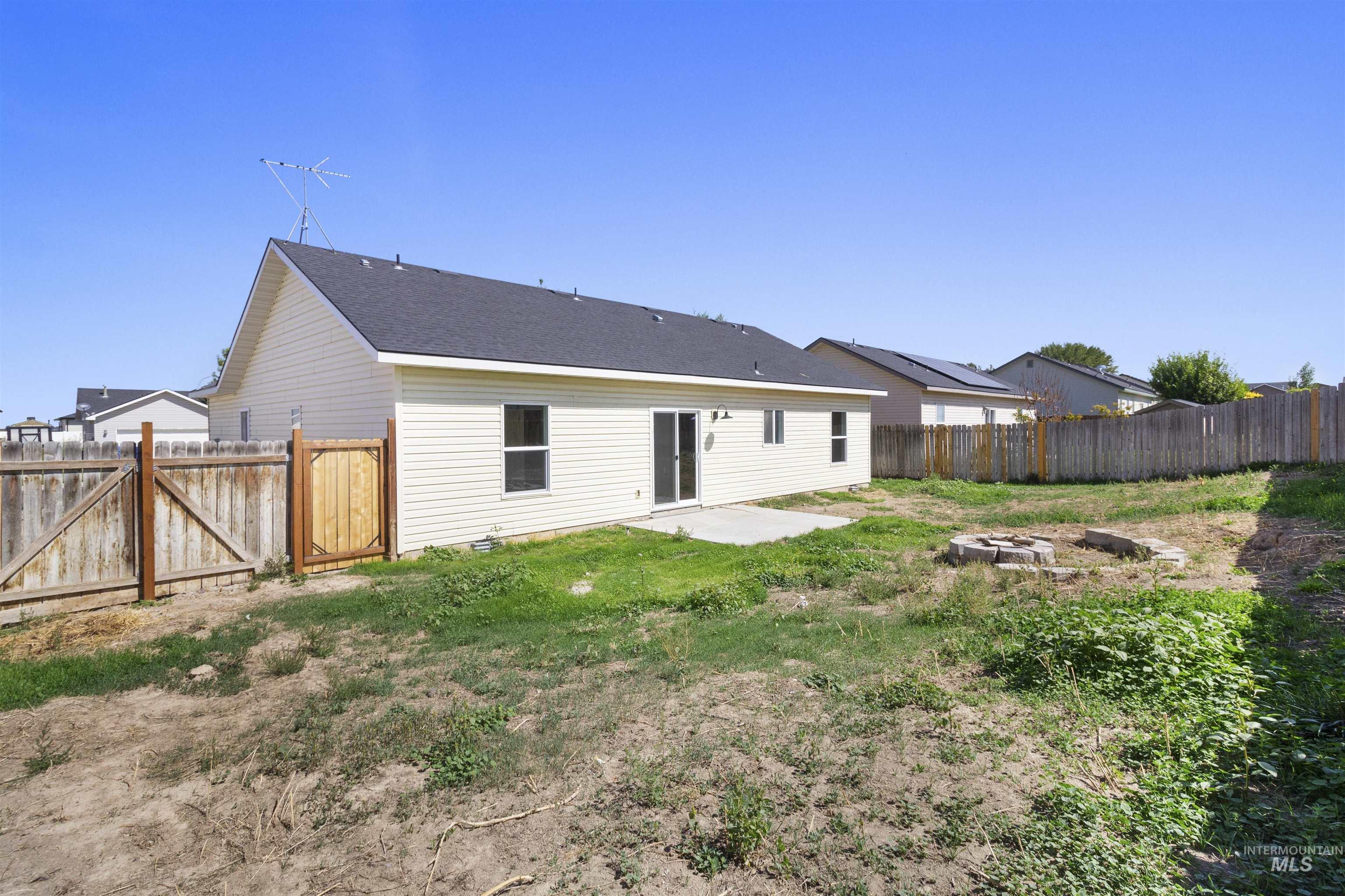 925 22nd Ave East, Jerome, Idaho 83338, 3 Bedrooms, 2 Bathrooms, Residential For Sale, Price $325,000,MLS 99000097