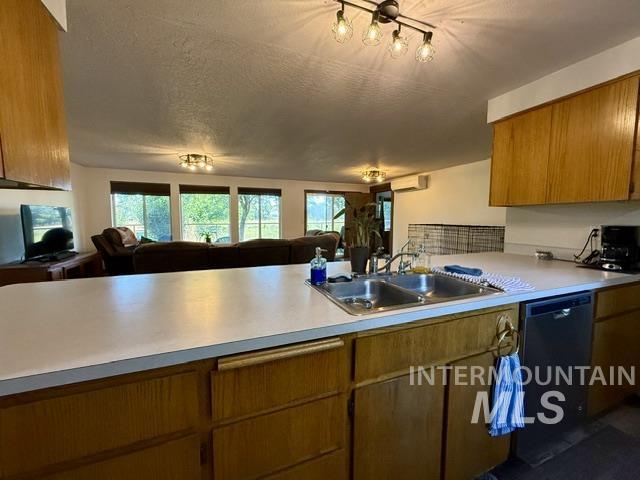 11230 N River Road, Payette, Idaho 83661, 3 Bedrooms, 2 Bathrooms, Residential For Sale, Price $715,000,MLS 99000101