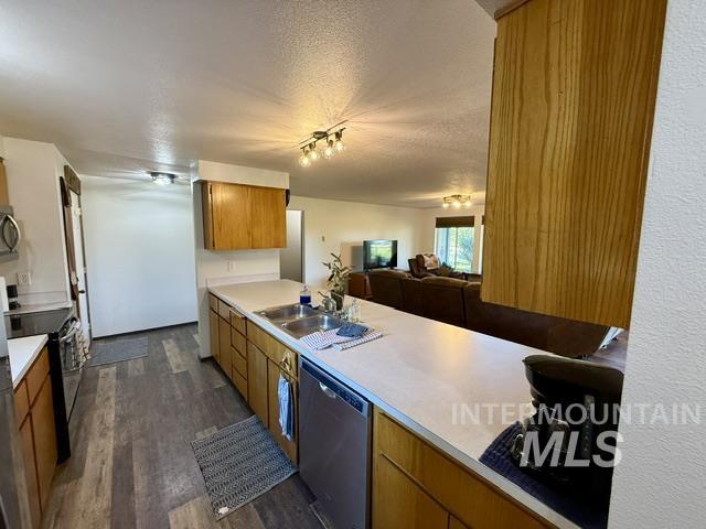 11230 N River Road, Payette, Idaho 83661, 3 Bedrooms, 2 Bathrooms, Residential For Sale, Price $715,000,MLS 99000101