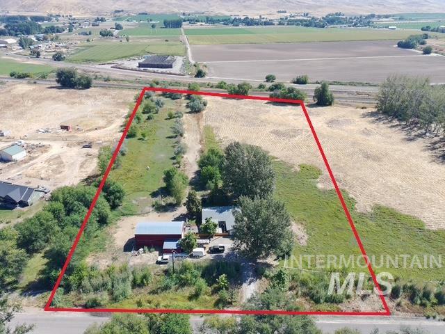11230 N River Road, Payette, Idaho 83661, 3 Bedrooms, 2 Bathrooms, Residential For Sale, Price $715,000,MLS 99000101