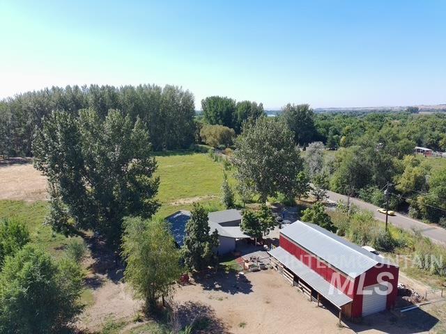 11230 N River Road, Payette, Idaho 83661, 3 Bedrooms, 2 Bathrooms, Residential For Sale, Price $715,000,MLS 99000101