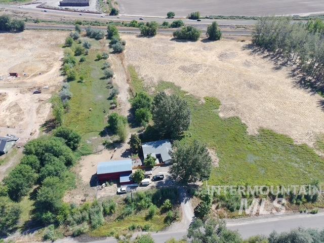 11230 N River Road, Payette, Idaho 83661, 3 Bedrooms, 2 Bathrooms, Residential For Sale, Price $715,000,MLS 99000101