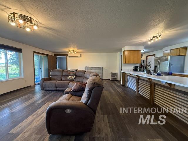 11230 N River Road, Payette, Idaho 83661, 3 Bedrooms, 2 Bathrooms, Residential For Sale, Price $715,000,MLS 99000101