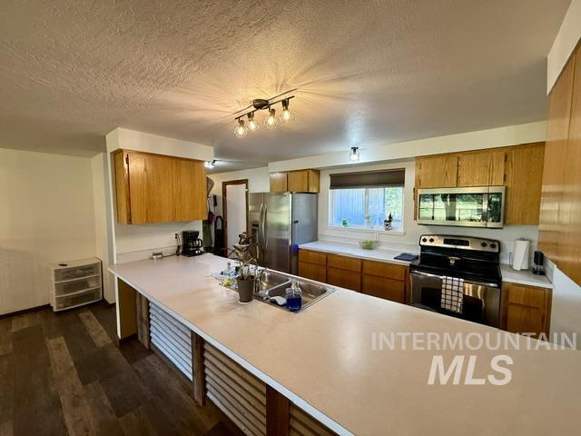 11230 N River Road, Payette, Idaho 83661, 3 Bedrooms, 2 Bathrooms, Residential For Sale, Price $715,000,MLS 99000101