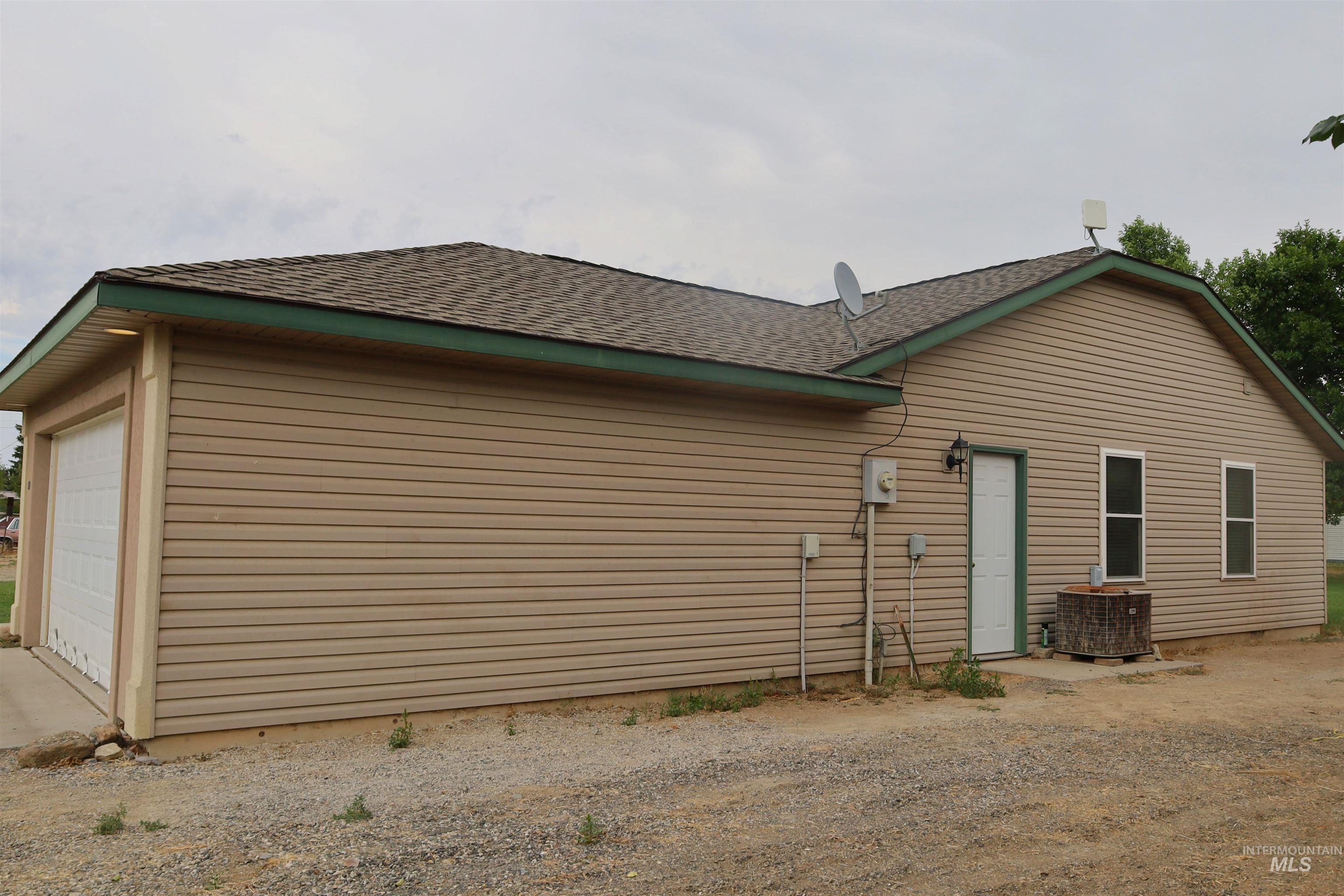 560 N 1st Street, Richfield, Idaho 83349, 3 Bedrooms, 2 Bathrooms, Residential For Sale, Price $425,000,MLS 99000102