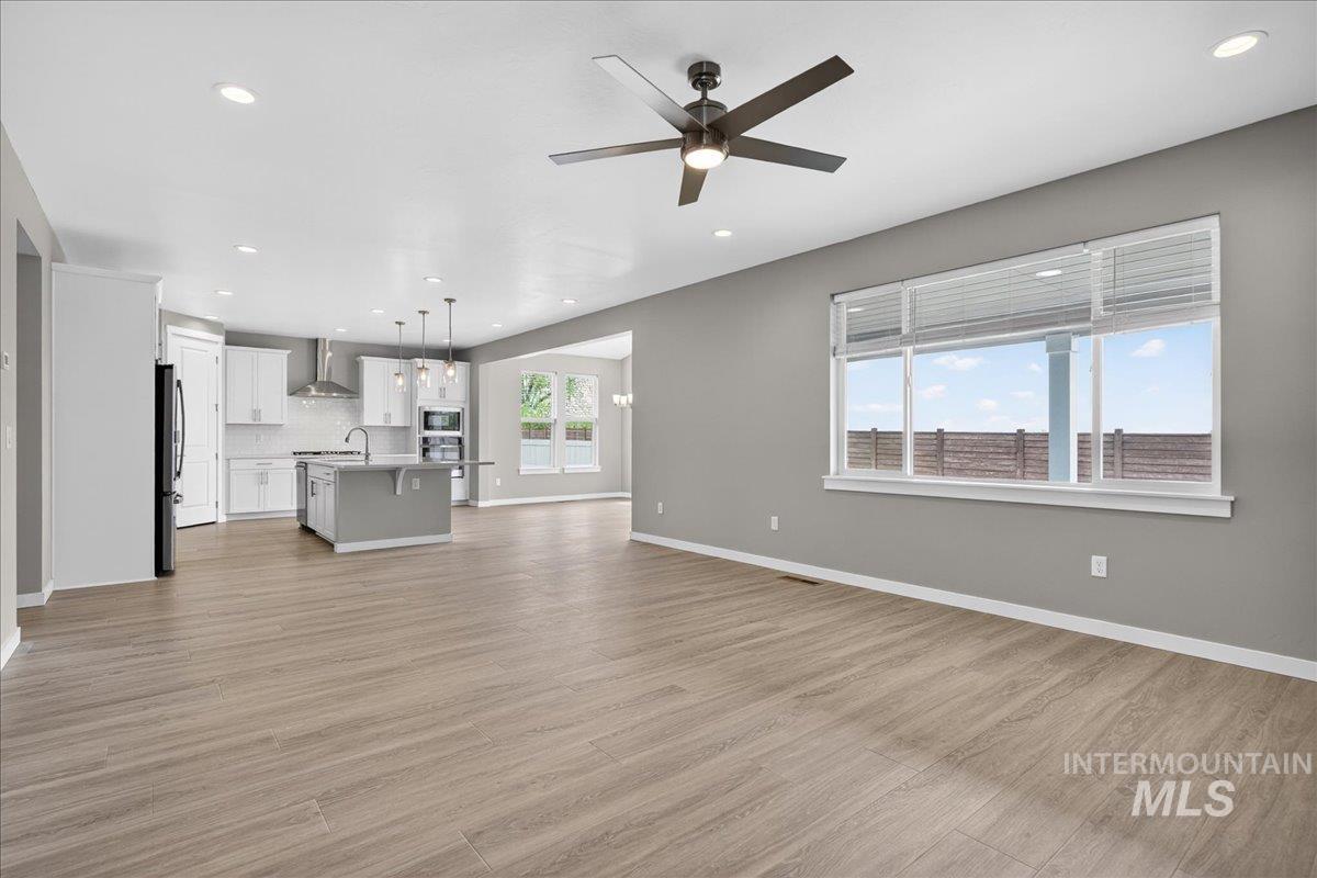 182 N Morty Ave, Kuna, Idaho 83634, 5 Bedrooms, 3 Bathrooms, Residential For Sale, Price $699,990,MLS 99000108