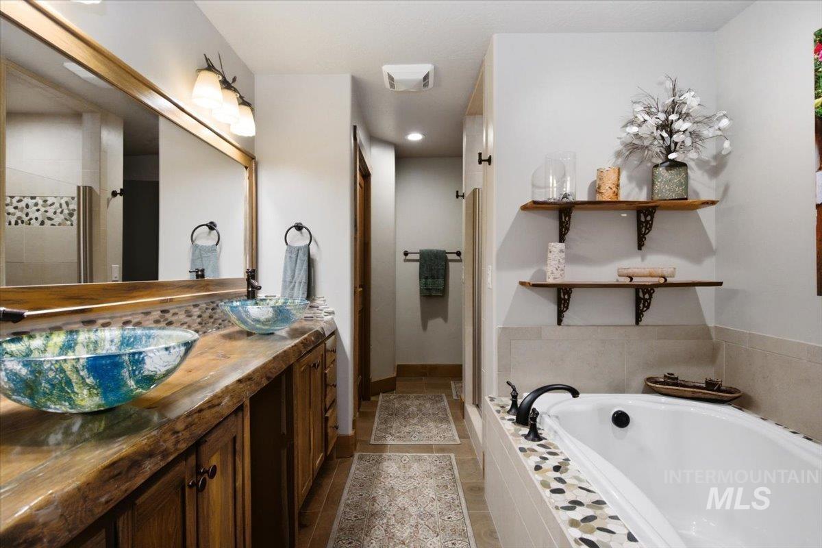 1029 Cee Way Loop, McCall, Idaho 83638, 3 Bedrooms, 3.5 Bathrooms, Residential For Sale, Price $1,395,000,MLS 99000109