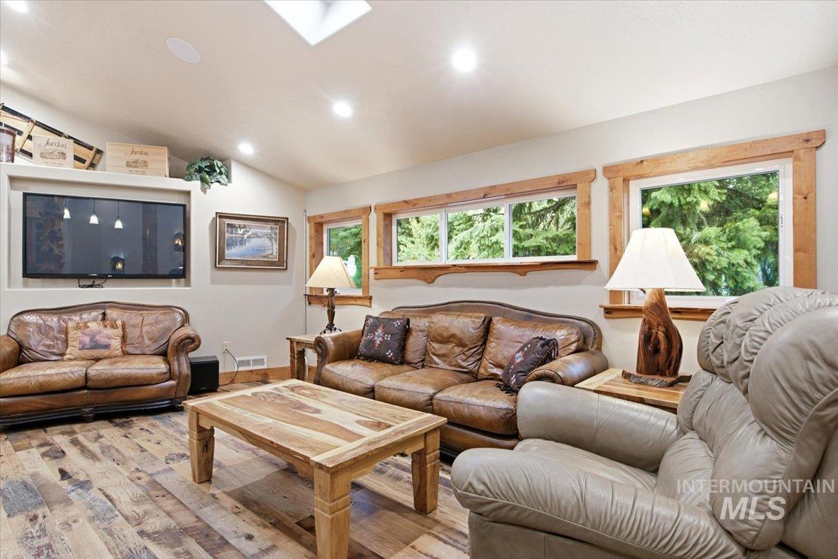 1029 Cee Way Loop, McCall, Idaho 83638, 3 Bedrooms, 3.5 Bathrooms, Residential For Sale, Price $1,395,000,MLS 99000109