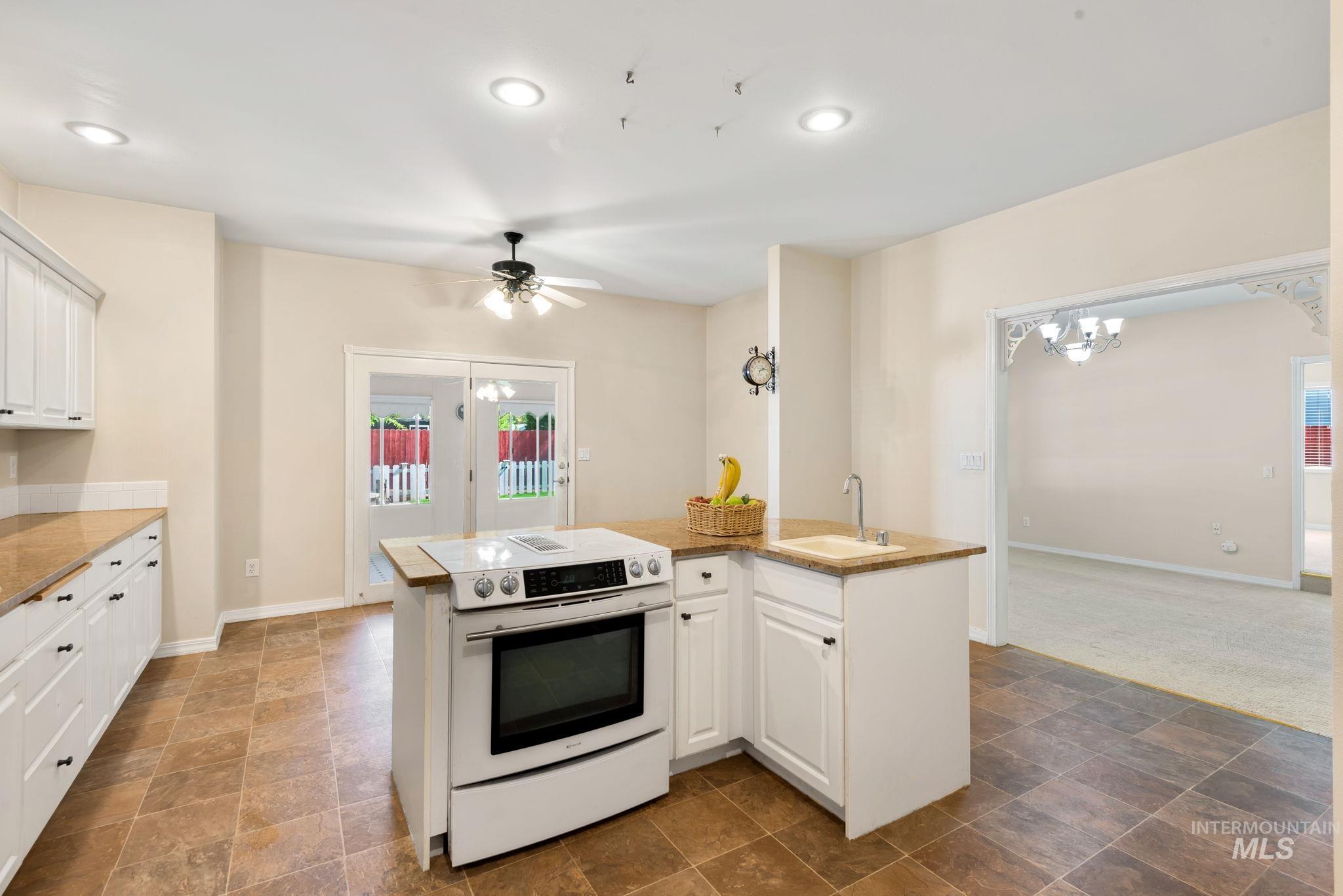 2118 N Springland pl, Boise, Idaho 83713, 4 Bedrooms, 4 Bathrooms, Residential For Sale, Price $635,000,MLS 99000112