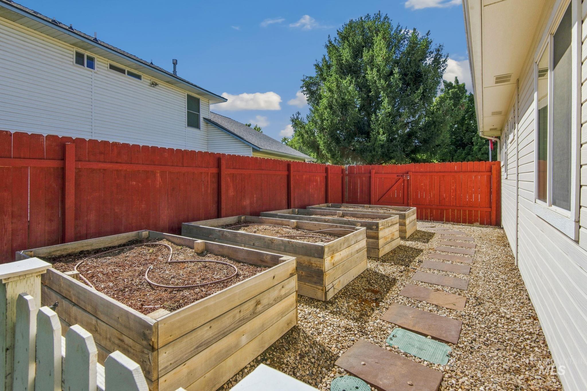 2118 N Springland pl, Boise, Idaho 83713, 4 Bedrooms, 4 Bathrooms, Residential For Sale, Price $635,000,MLS 99000112
