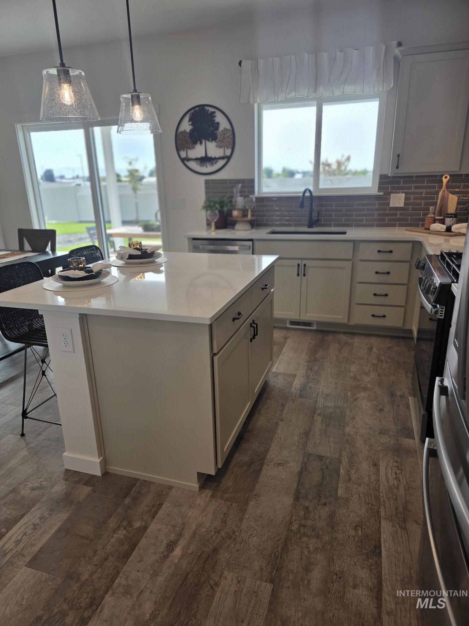 9496 S Stonefly Ave., Kuna, Idaho 83634, 3 Bedrooms, 2.5 Bathrooms, Residential For Sale, Price $391,990,MLS 99000134