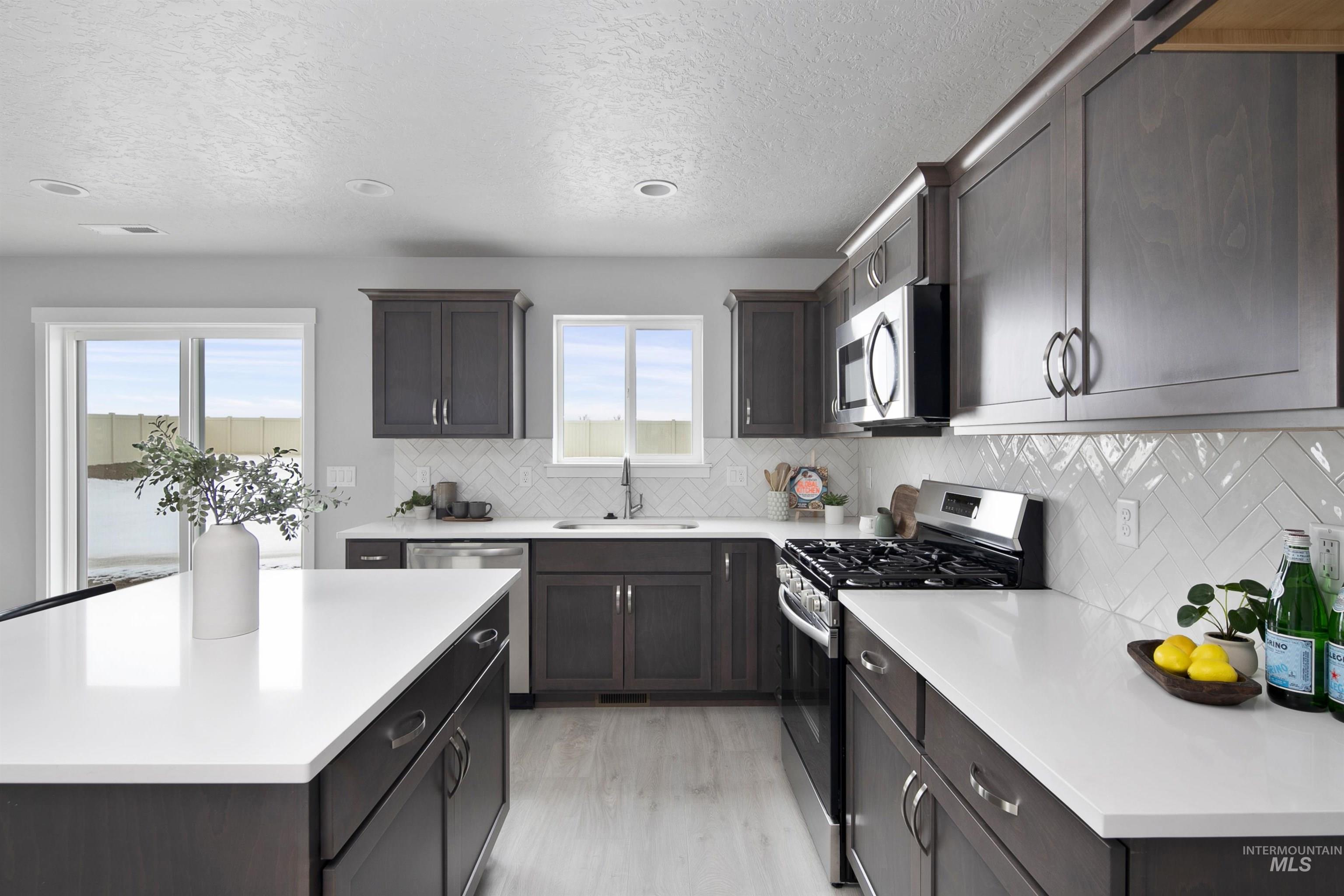 9492 S Stonefly Ave., Kuna, Idaho 83634, 4 Bedrooms, 2.5 Bathrooms, Residential For Sale, Price $407,990,MLS 99000136