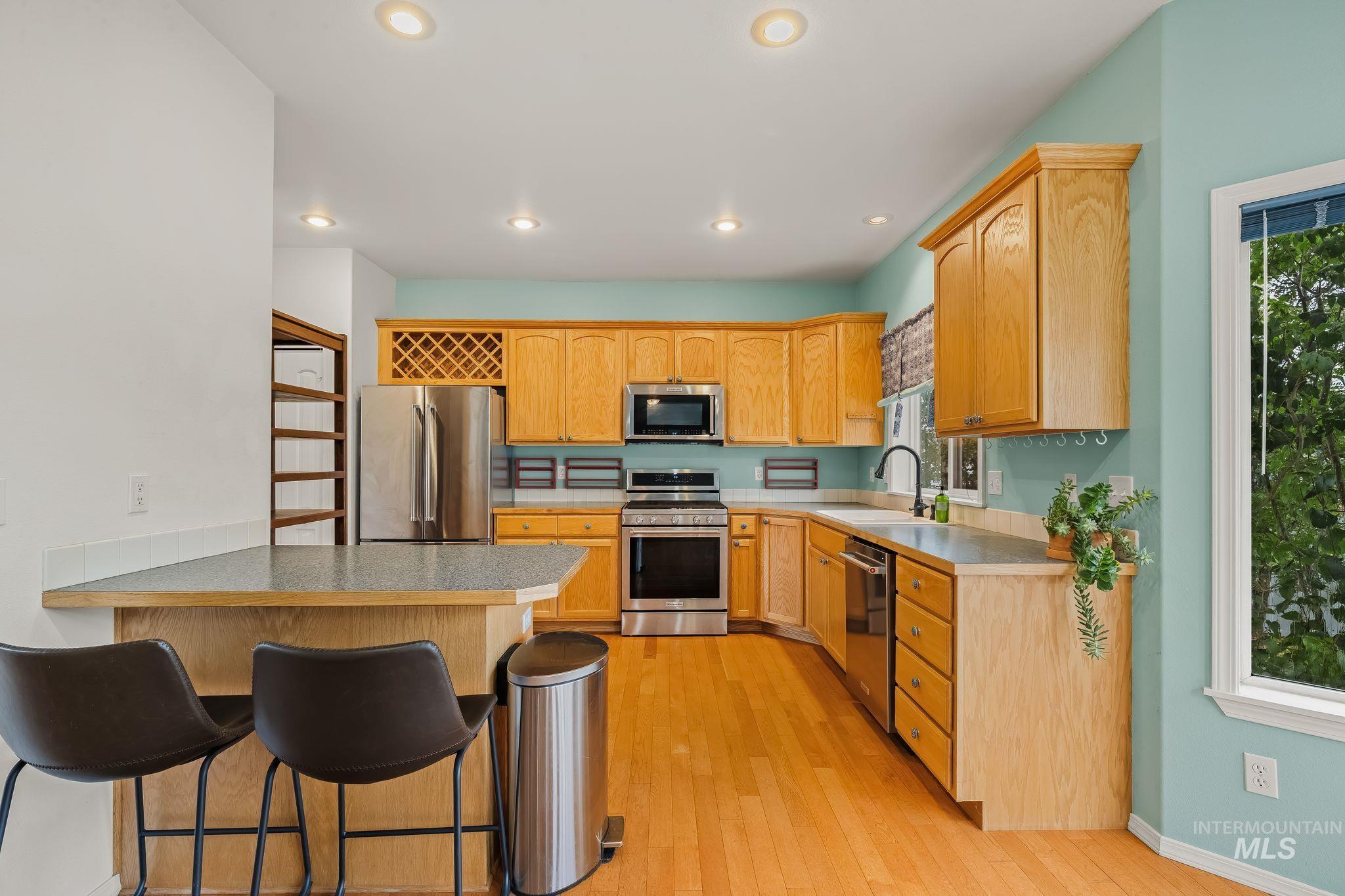 225 Sanna Court, Pullman, Washington 99163, 4 Bedrooms, 3 Bathrooms, Residential For Sale, Price $585,000,MLS 99000139