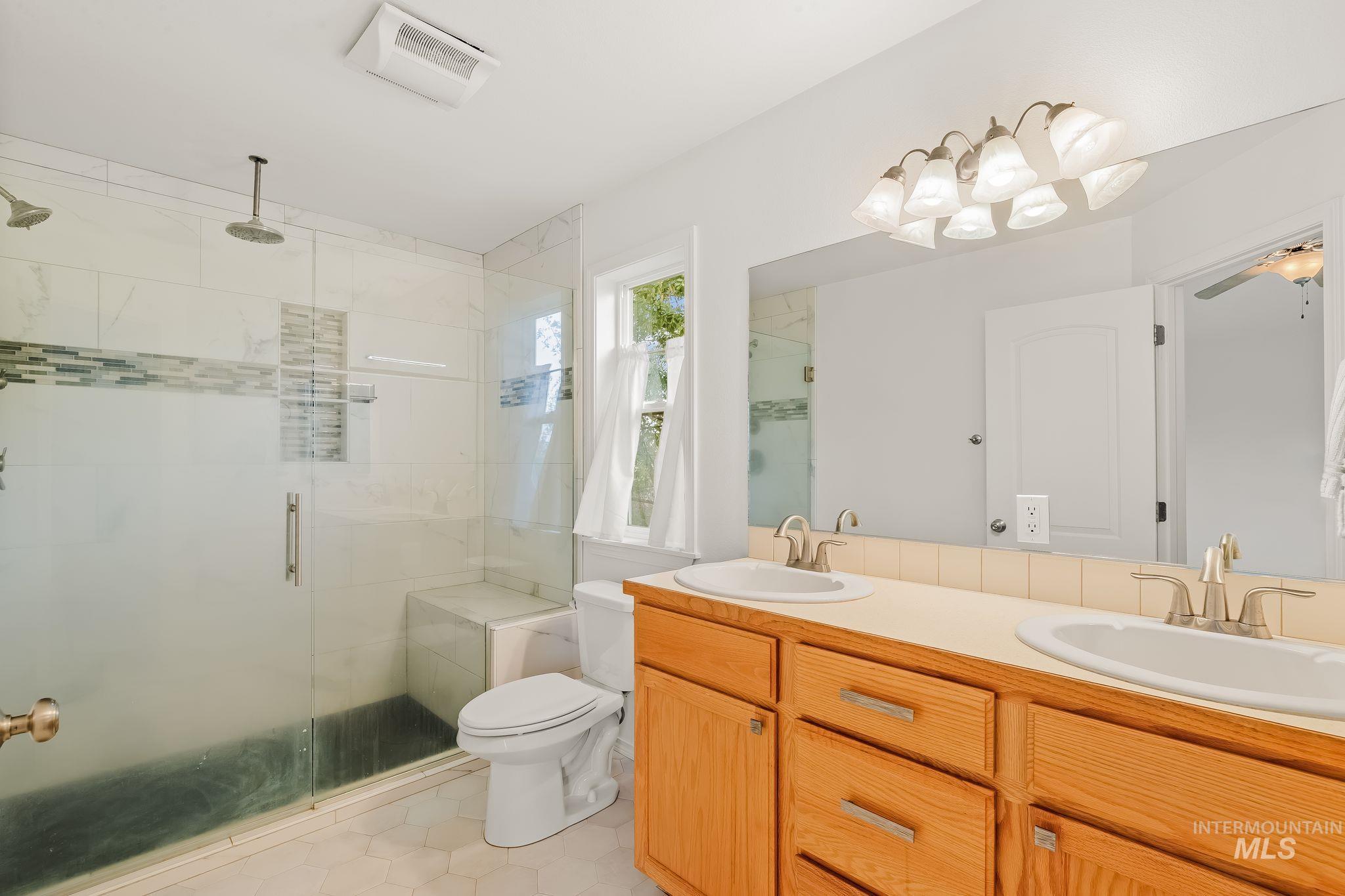 225 Sanna Court, Pullman, Washington 99163, 4 Bedrooms, 3 Bathrooms, Residential For Sale, Price $585,000,MLS 99000139