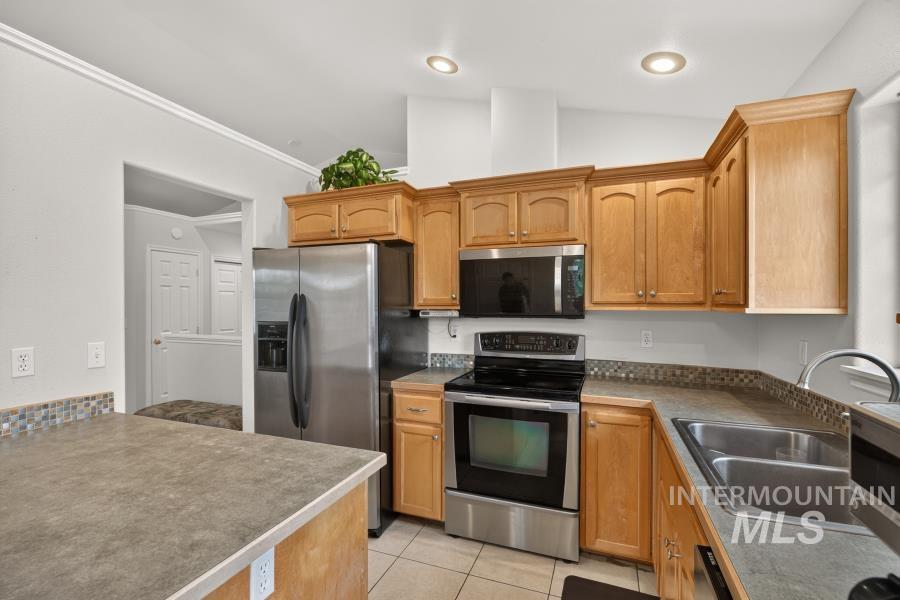 2406 Shelby Ln., Moscow, Idaho 83843, 4 Bedrooms, 3 Bathrooms, Residential For Sale, Price $584,000,MLS 99000143