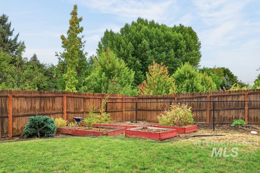 2406 Shelby Ln., Moscow, Idaho 83843, 4 Bedrooms, 3 Bathrooms, Residential For Sale, Price $584,000,MLS 99000143