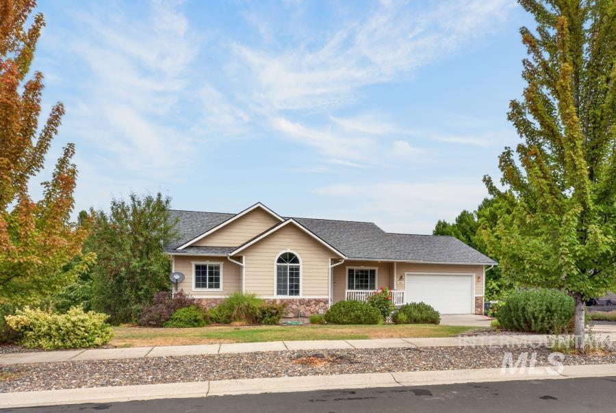2406 Shelby Ln., Moscow, Idaho 83843, 4 Bedrooms, 3 Bathrooms, Residential For Sale, Price $584,000,MLS 99000143