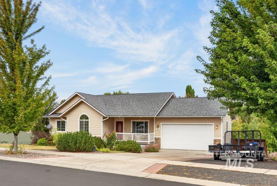 2406 Shelby Ln., Moscow, Idaho 83843, 4 Bedrooms, 3 Bathrooms, Residential For Sale, Price $584,000,MLS 99000143