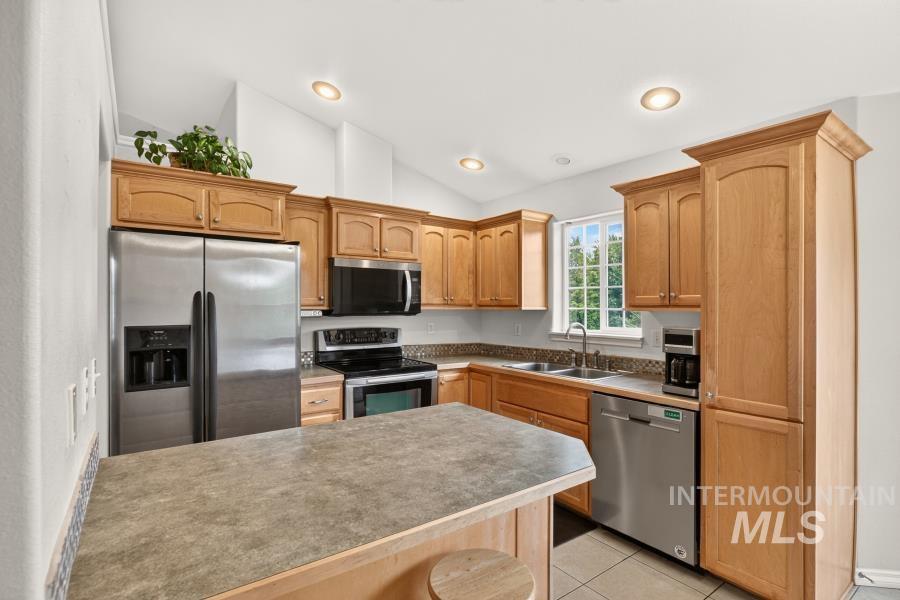 2406 Shelby Ln., Moscow, Idaho 83843, 4 Bedrooms, 3 Bathrooms, Residential For Sale, Price $584,000,MLS 99000143