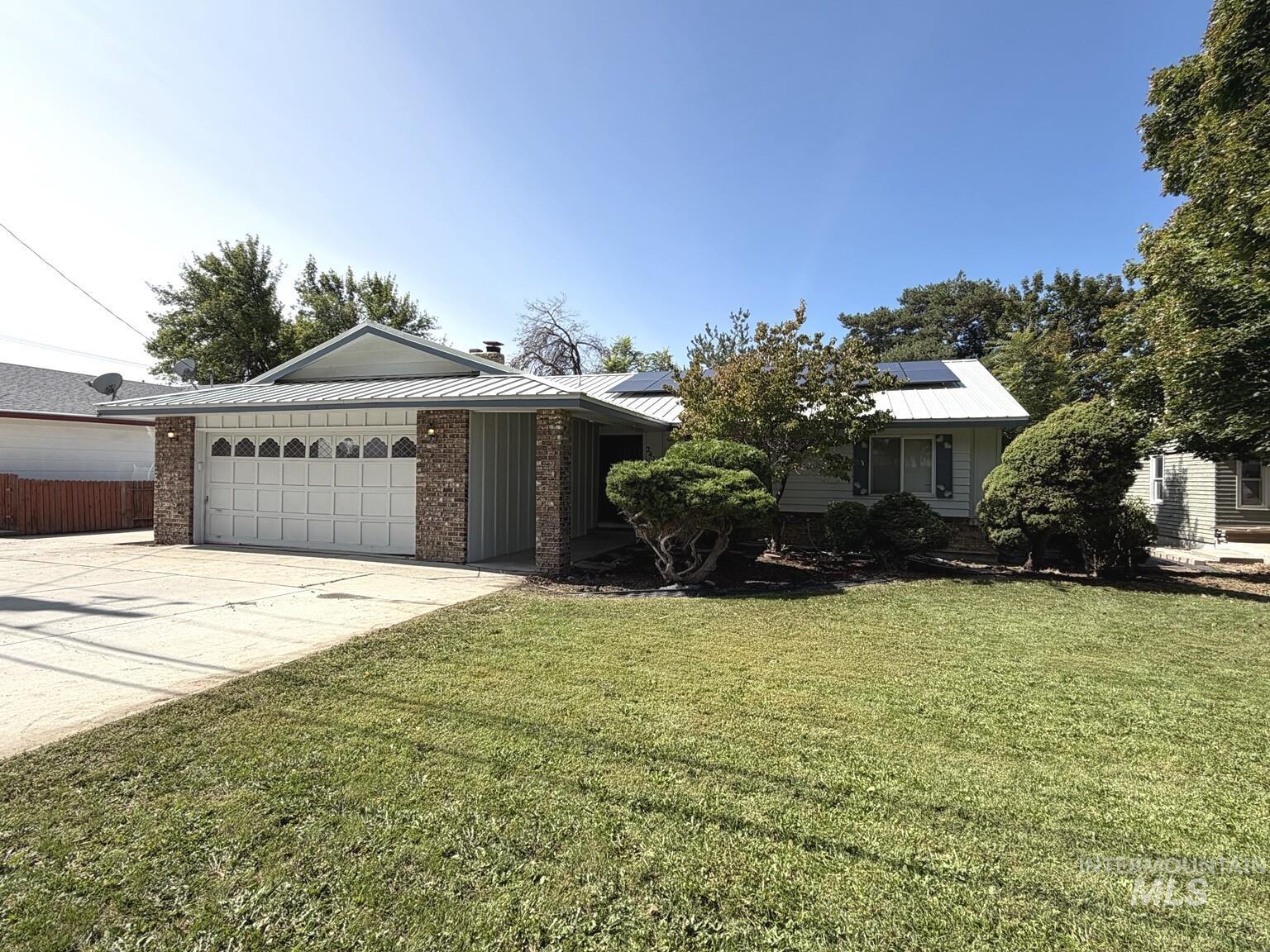 2410 S 10th Ave, Caldwell, Idaho 83605, 3 Bedrooms, 2 Bathrooms, Residential For Sale, Price $389,000,MLS 99000144
