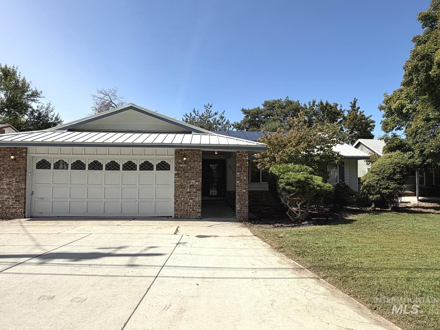 2410 S 10th Ave, Caldwell, Idaho 83605, 3 Bedrooms, 2 Bathrooms, Residential For Sale, Price $389,000,MLS 99000144
