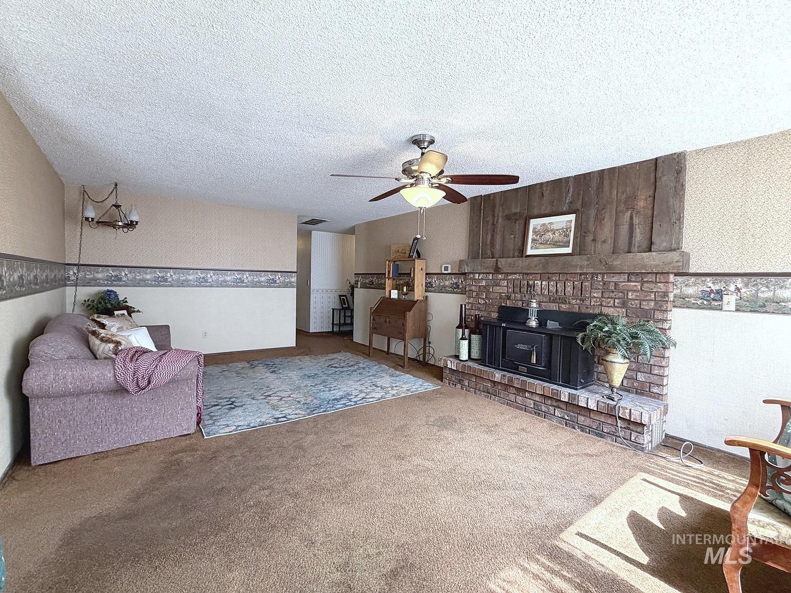 2410 S 10th Ave, Caldwell, Idaho 83605, 3 Bedrooms, 2 Bathrooms, Residential For Sale, Price $389,000,MLS 99000144