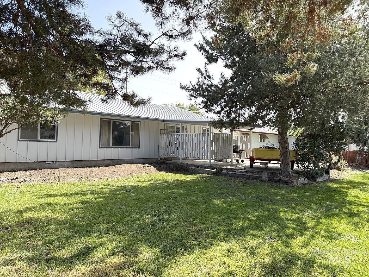 2410 S 10th Ave, Caldwell, Idaho 83605, 3 Bedrooms, 2 Bathrooms, Residential For Sale, Price $389,000,MLS 99000144