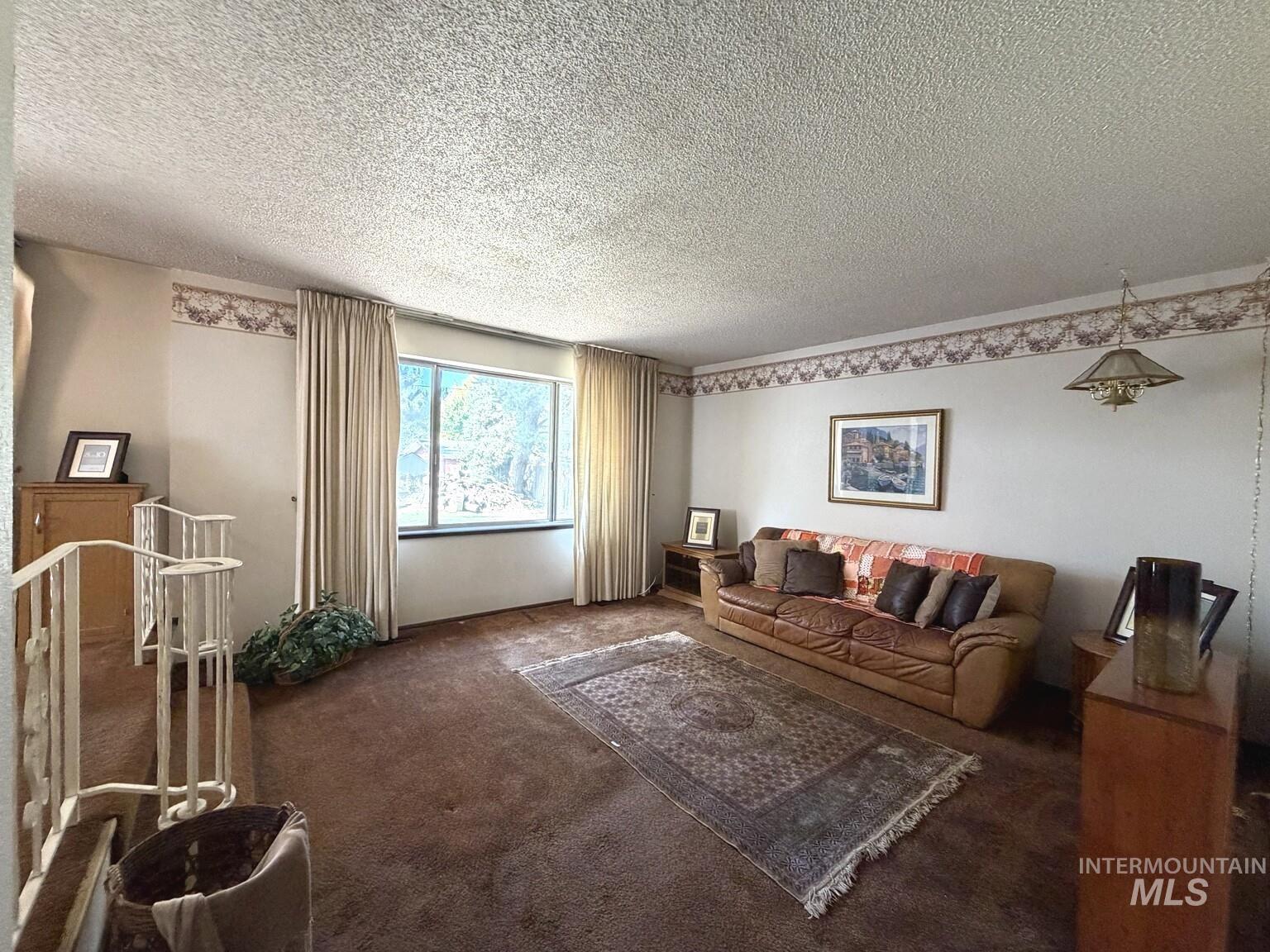 2410 S 10th Ave, Caldwell, Idaho 83605, 3 Bedrooms, 2 Bathrooms, Residential For Sale, Price $389,000,MLS 99000144