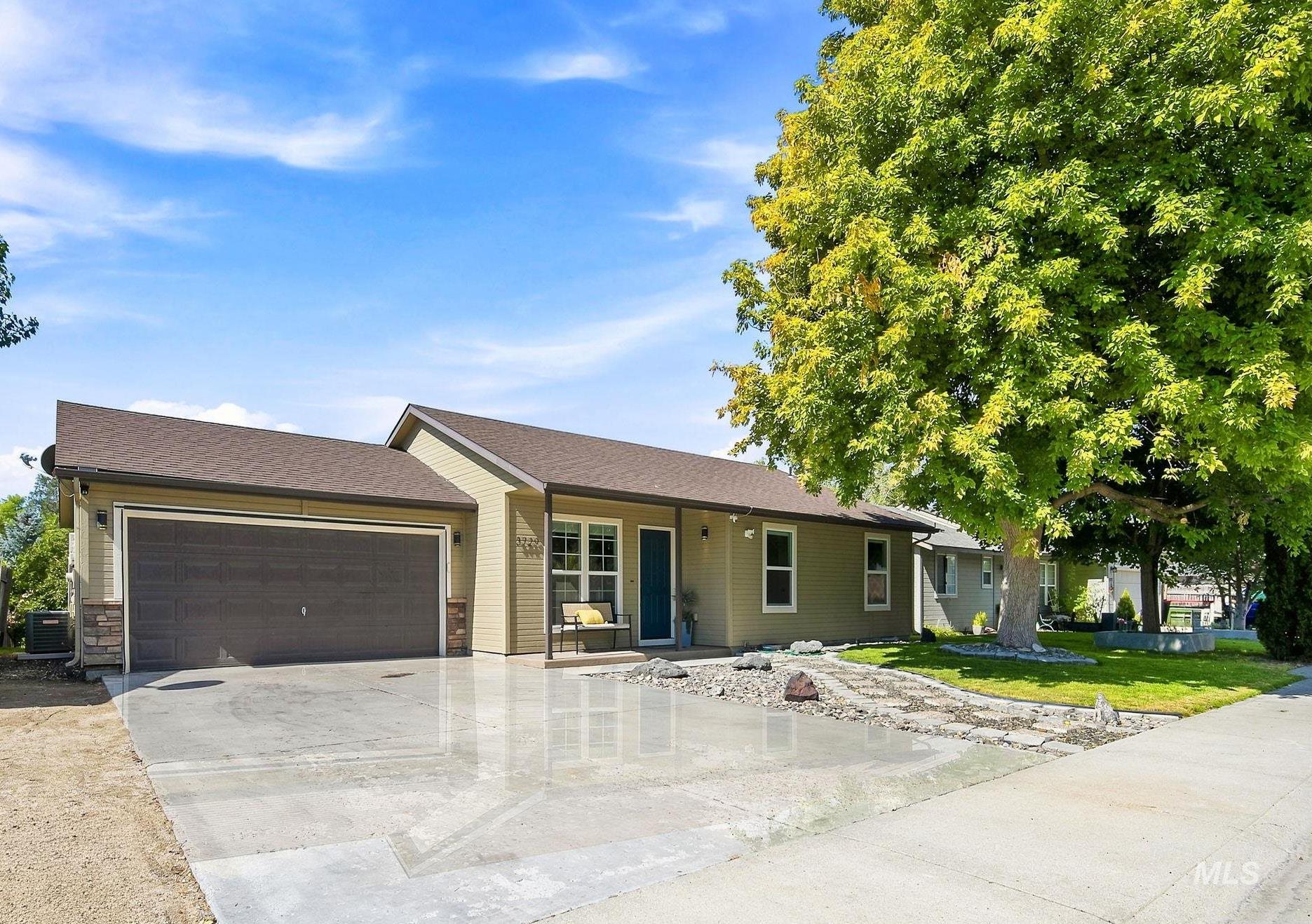 3729 S Peoria Way, Meridian, Idaho 83642, 3 Bedrooms, 2 Bathrooms, Residential For Sale, Price $445,000, 99000170