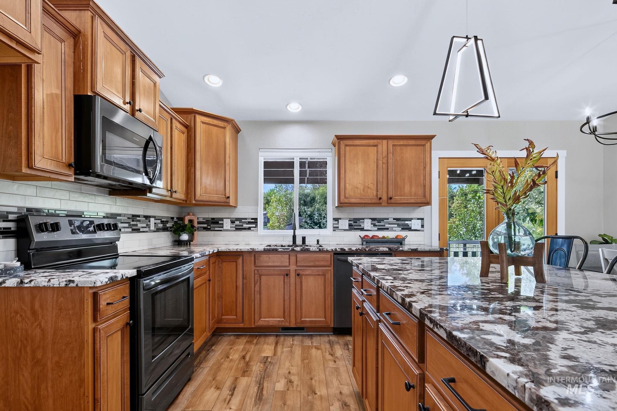 3729 S Peoria Way, Meridian, Idaho 83642, 3 Bedrooms, 2 Bathrooms, Residential For Sale, Price $445,000, 99000170