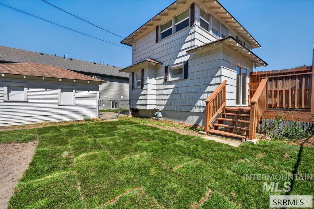1005 S 4th Avenue, Pocatello, Idaho 83201, 4 Bedrooms, 2 Bathrooms, Residential For Sale, Price $299,000,MLS 99000173