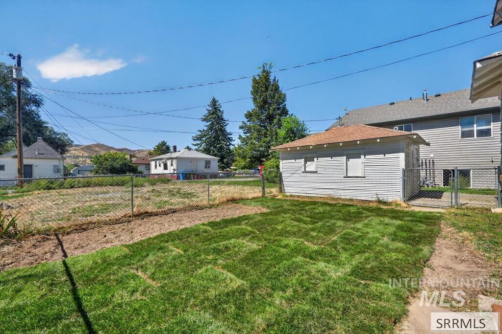 1005 S 4th Avenue, Pocatello, Idaho 83201, 4 Bedrooms, 2 Bathrooms, Residential For Sale, Price $299,000,MLS 99000173