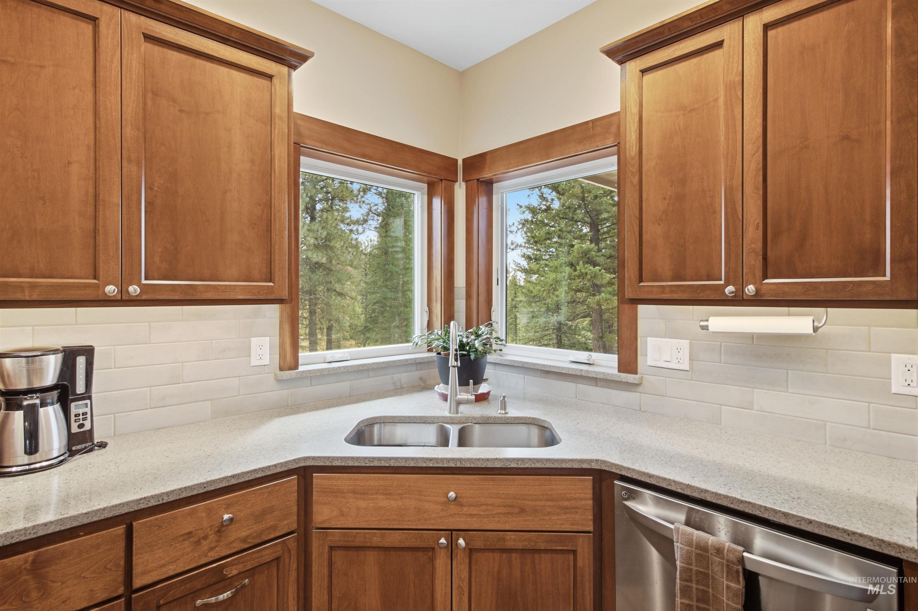 1016 Strong Lane, Potlatch, Idaho 83855, 3 Bedrooms, 2 Bathrooms, Residential For Sale, Price $1,175,000, 99000176