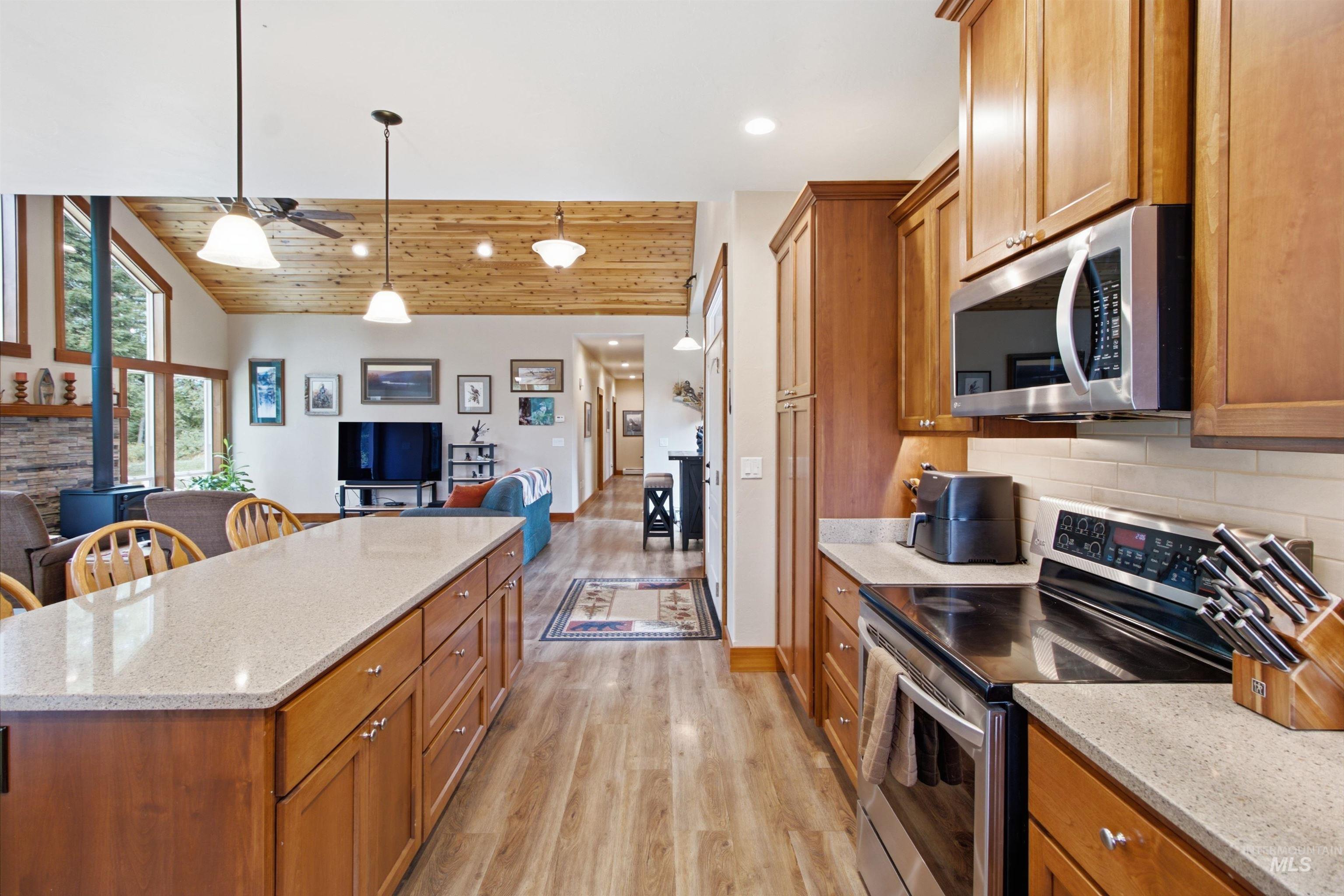 1016 Strong Lane, Potlatch, Idaho 83855, 3 Bedrooms, 2 Bathrooms, Residential For Sale, Price $1,175,000, 99000176