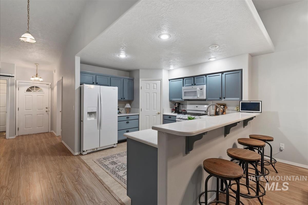 2685 N Englewood Way, Meridian, Idaho 83646, 3 Bedrooms, 2 Bathrooms, Residential For Sale, Price $409,000, 99000177