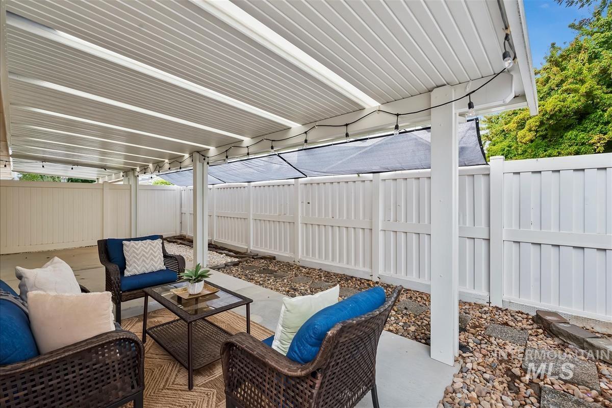 2685 N Englewood Way, Meridian, Idaho 83646, 3 Bedrooms, 2 Bathrooms, Residential For Sale, Price $409,000, 99000177