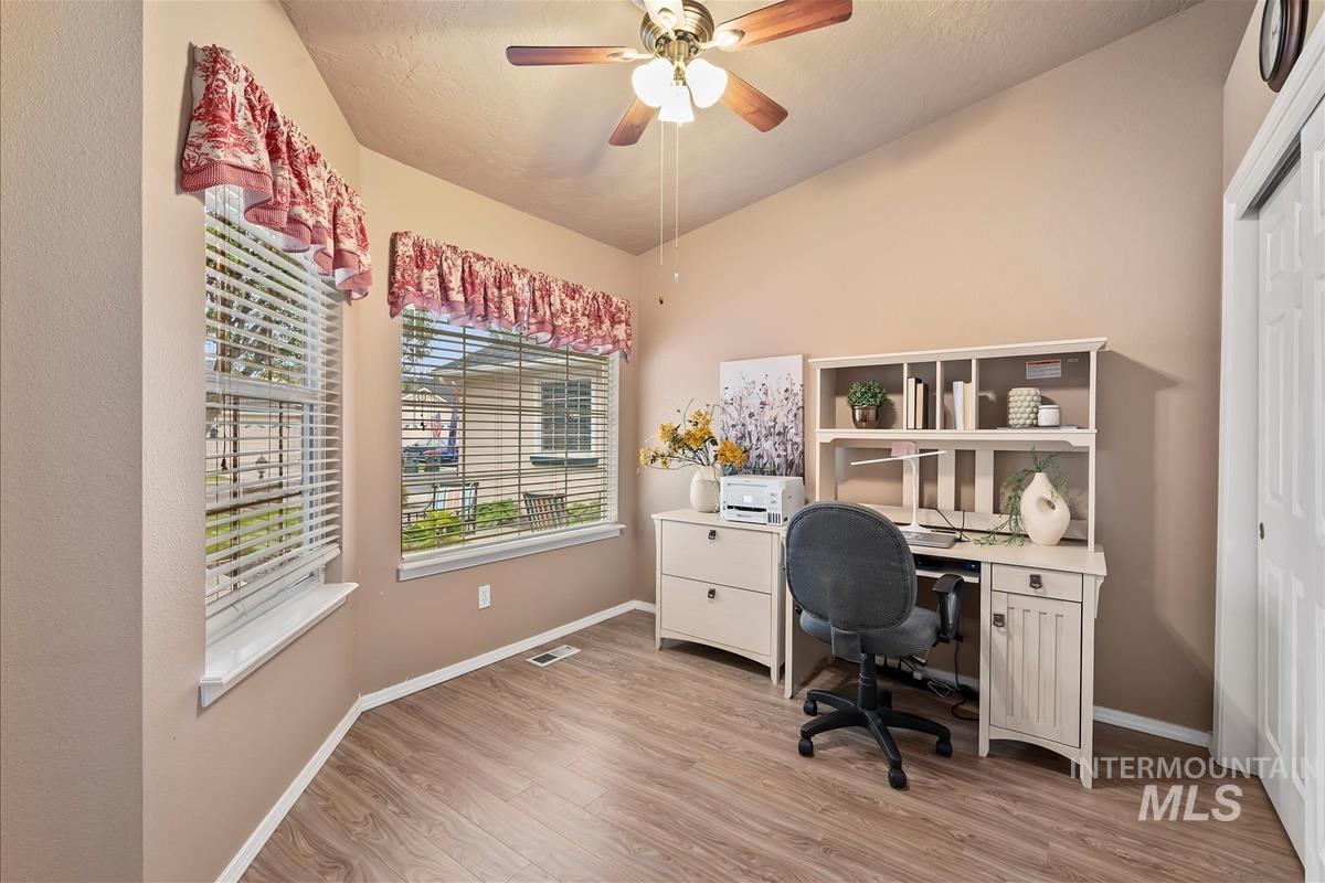 2685 N Englewood Way, Meridian, Idaho 83646, 3 Bedrooms, 2 Bathrooms, Residential For Sale, Price $409,000, 99000177