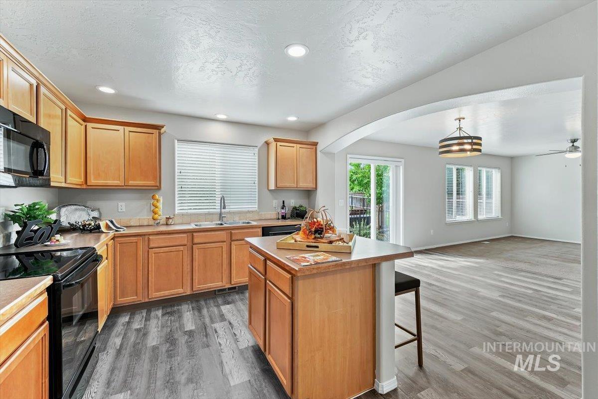 2831 W Stayman Way, Kuna, Idaho 83634, 4 Bedrooms, 2.5 Bathrooms, Residential For Sale, Price $515,000, 99000180