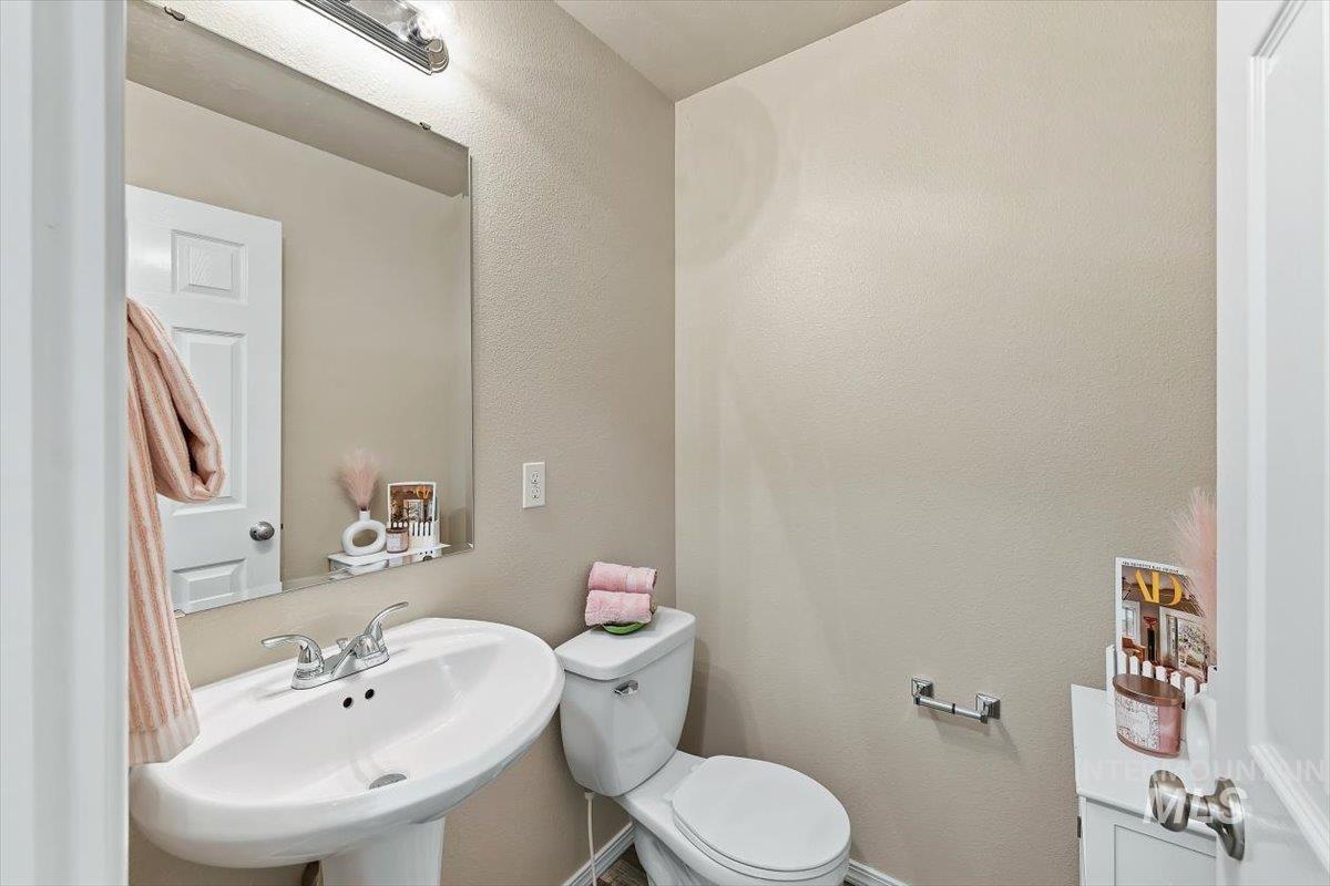 2831 W Stayman Way, Kuna, Idaho 83634, 4 Bedrooms, 2.5 Bathrooms, Residential For Sale, Price $515,000, 99000180