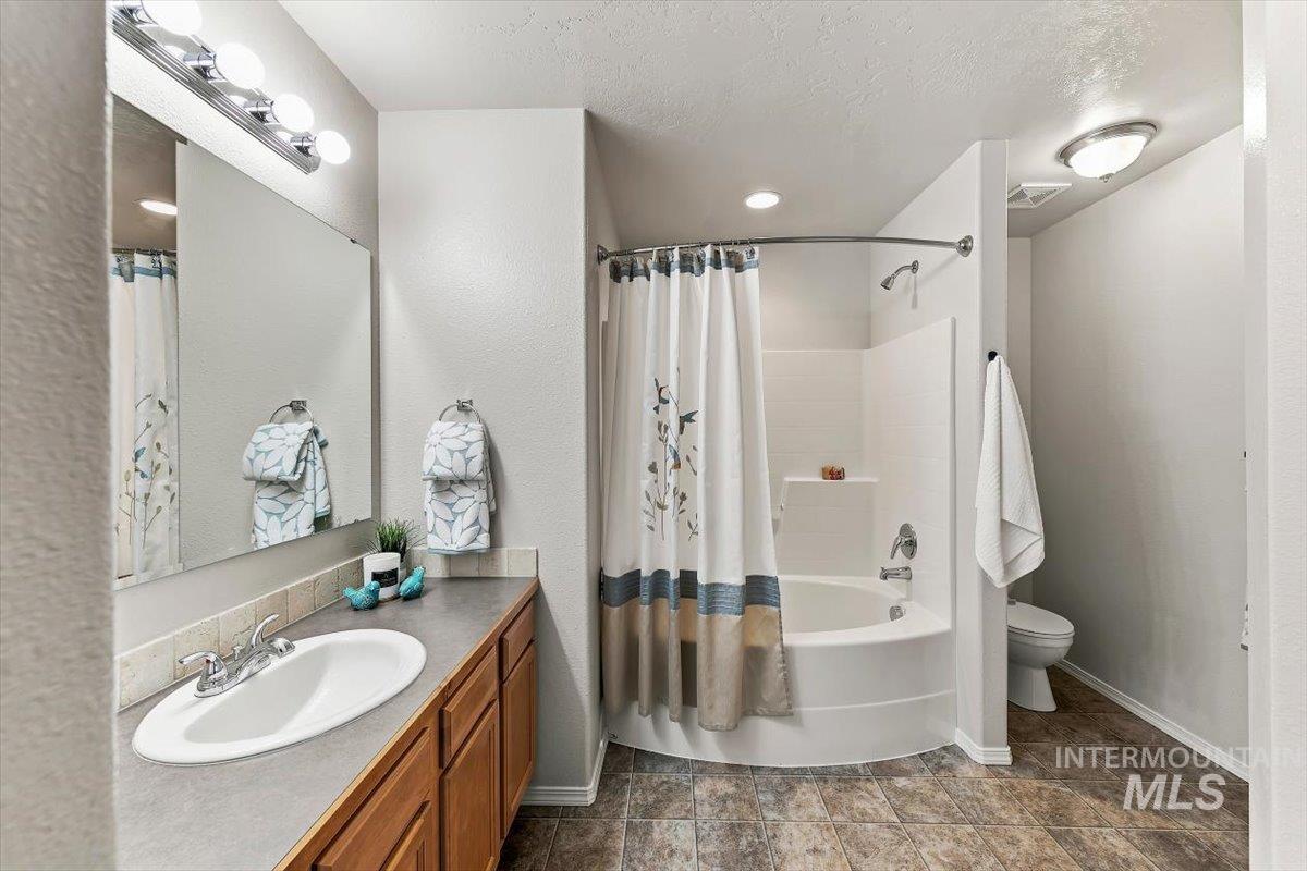 2831 W Stayman Way, Kuna, Idaho 83634, 4 Bedrooms, 2.5 Bathrooms, Residential For Sale, Price $515,000, 99000180