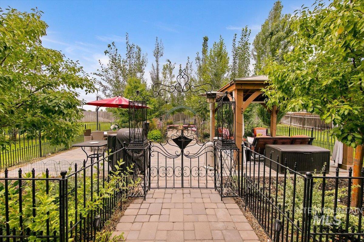 2831 W Stayman Way, Kuna, Idaho 83634, 4 Bedrooms, 2.5 Bathrooms, Residential For Sale, Price $515,000, 99000180