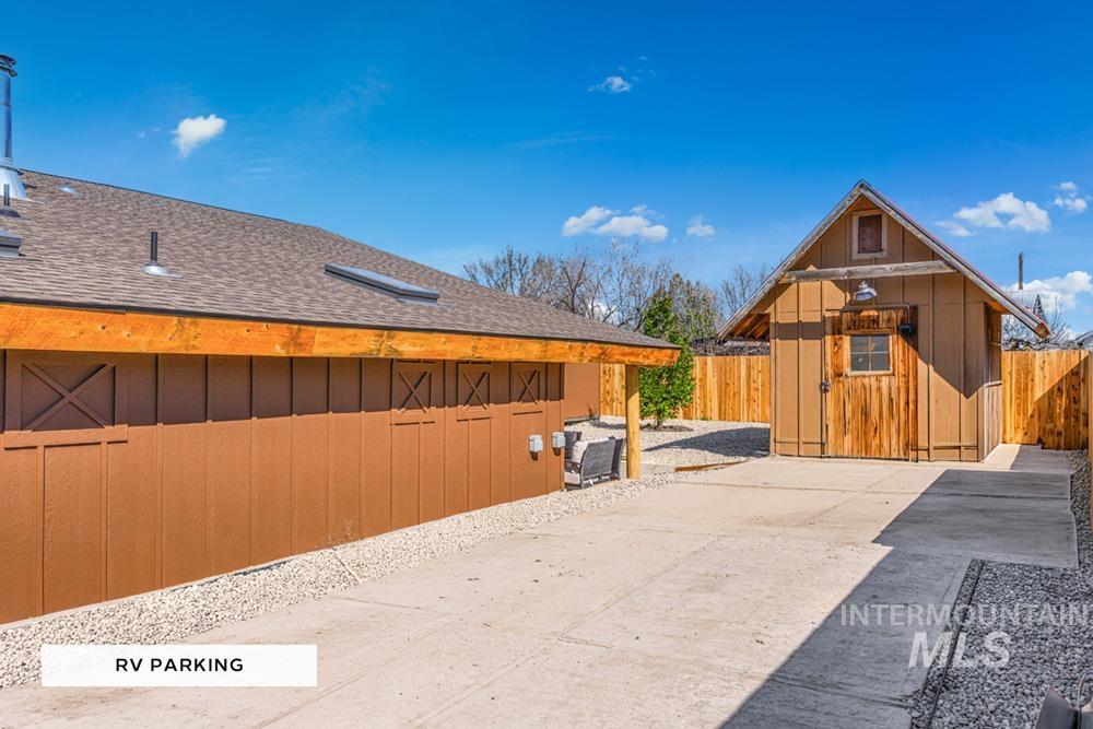 2210 Glen View Dr, Nampa, Idaho 83686, 3 Bedrooms, 2 Bathrooms, Residential For Sale, Price $493,900,MLS 99000188