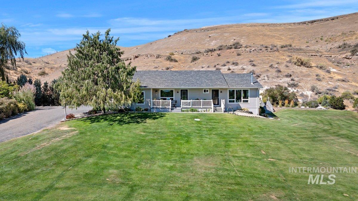 4505 Hidden Canyon Ln, Buhl, Idaho 83316, 3 Bedrooms, 2.5 Bathrooms, Residential For Sale, Price $465,000,MLS 99000194