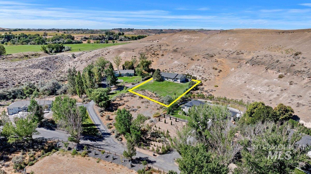 4505 Hidden Canyon Ln, Buhl, Idaho 83316, 3 Bedrooms, 2.5 Bathrooms, Residential For Sale, Price $465,000,MLS 99000194