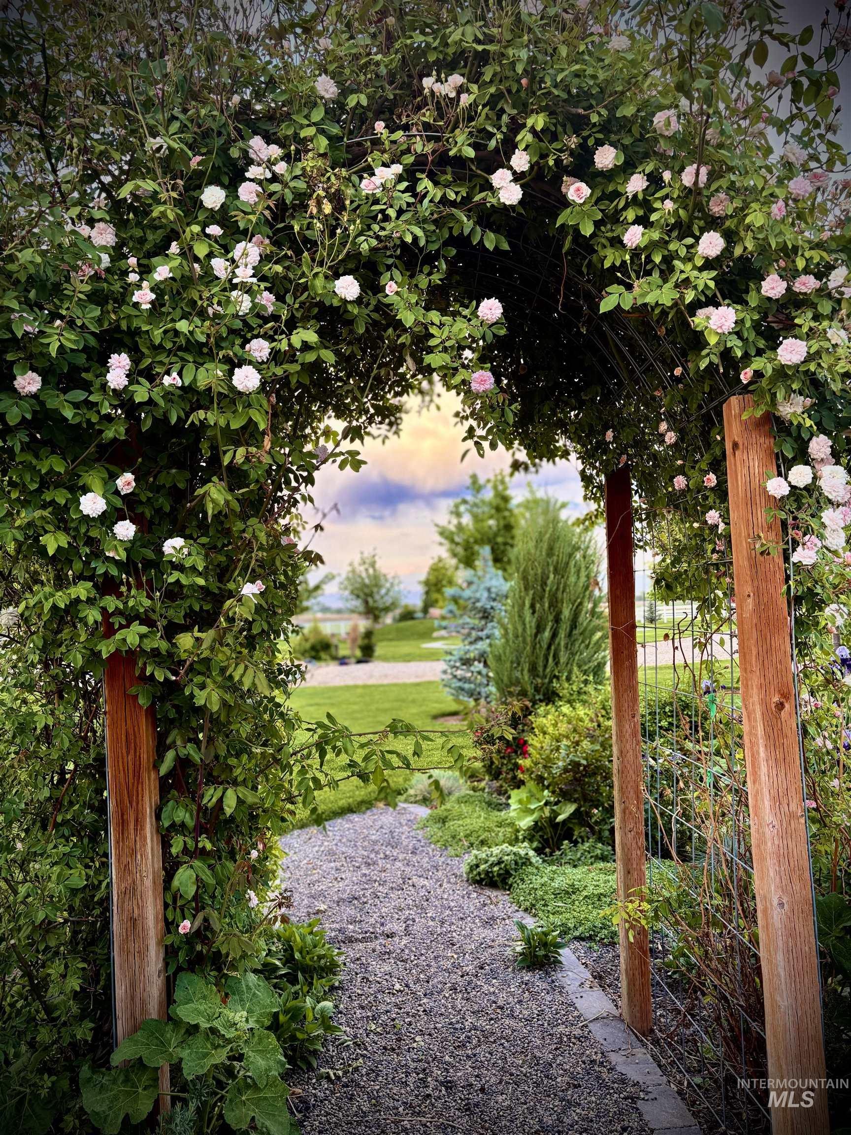 17639 Providence Lane, Caldwell, Idaho 83607, 5 Bedrooms, 4 Bathrooms, Residential For Sale, Price $1,599,900,MLS 99000199