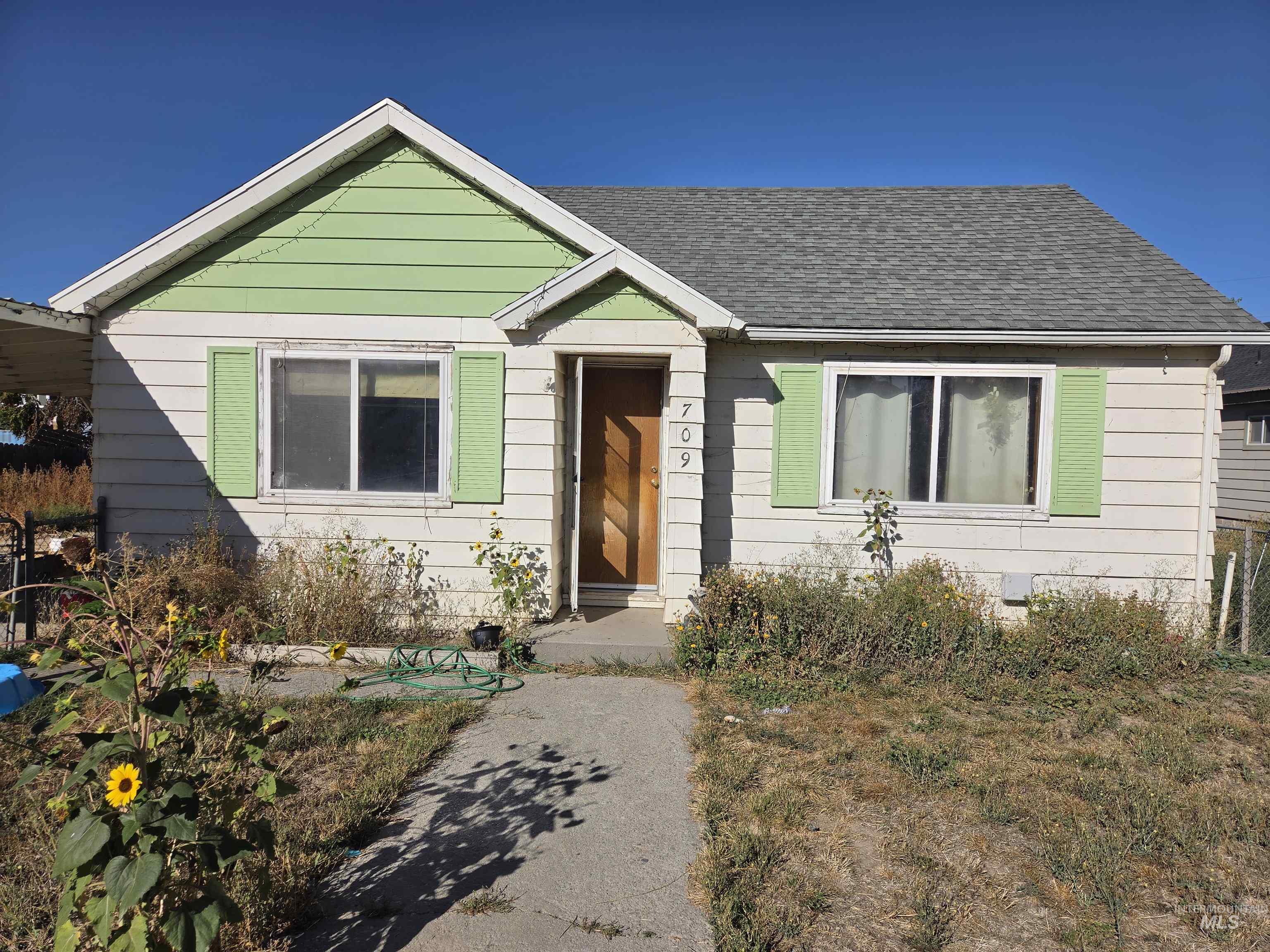 709 N 7th St, Parma, Idaho 83660, 3 Bedrooms, 2 Bathrooms, Residential For Sale, Price $150,000, 99000206