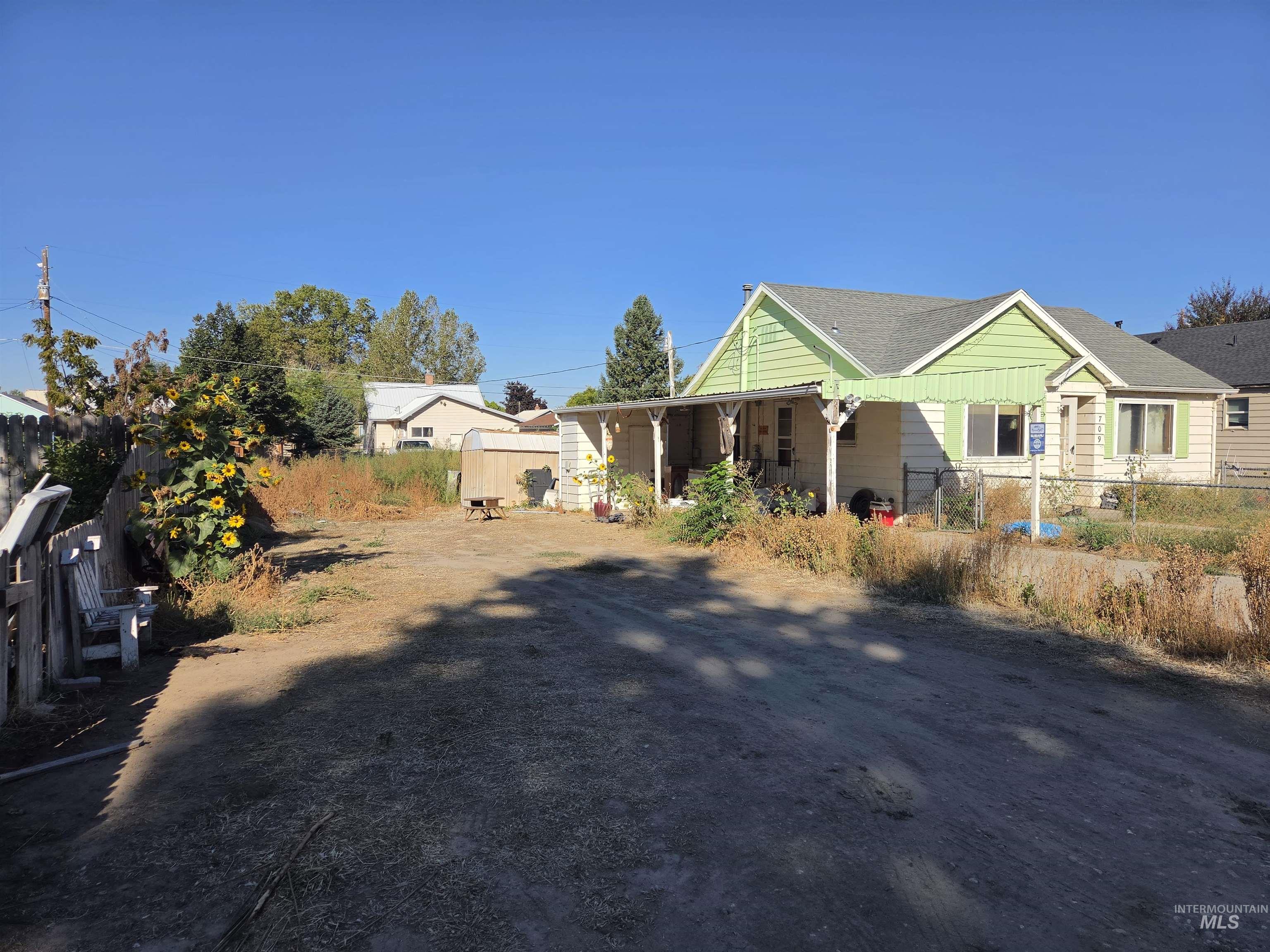 709 N 7th St, Parma, Idaho 83660, 3 Bedrooms, 2 Bathrooms, Residential For Sale, Price $150,000, 99000206