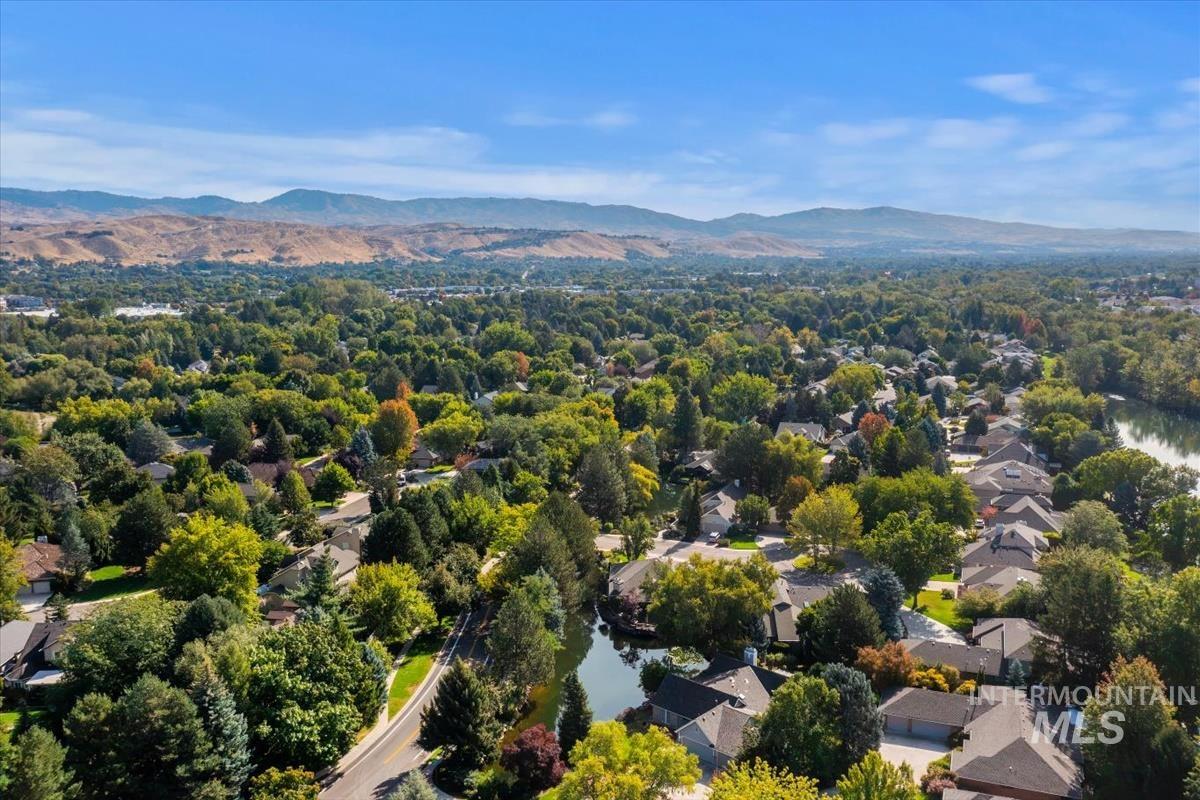 4886 N Lake Front Pl, Garden City, Idaho 83714, 3 Bedrooms, 2 Bathrooms, Residential For Sale, Price $850,000,MLS 99000210