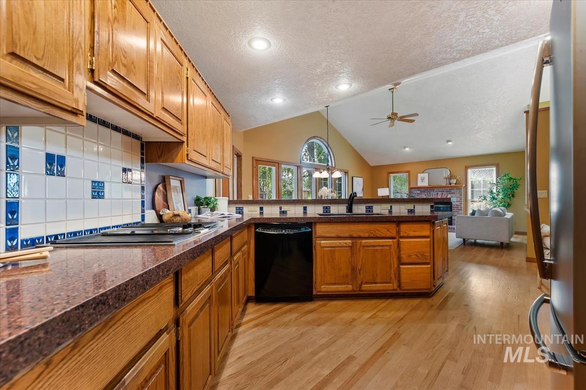 4886 N Lake Front Pl, Garden City, Idaho 83714, 3 Bedrooms, 2 Bathrooms, Residential For Sale, Price $850,000,MLS 99000210