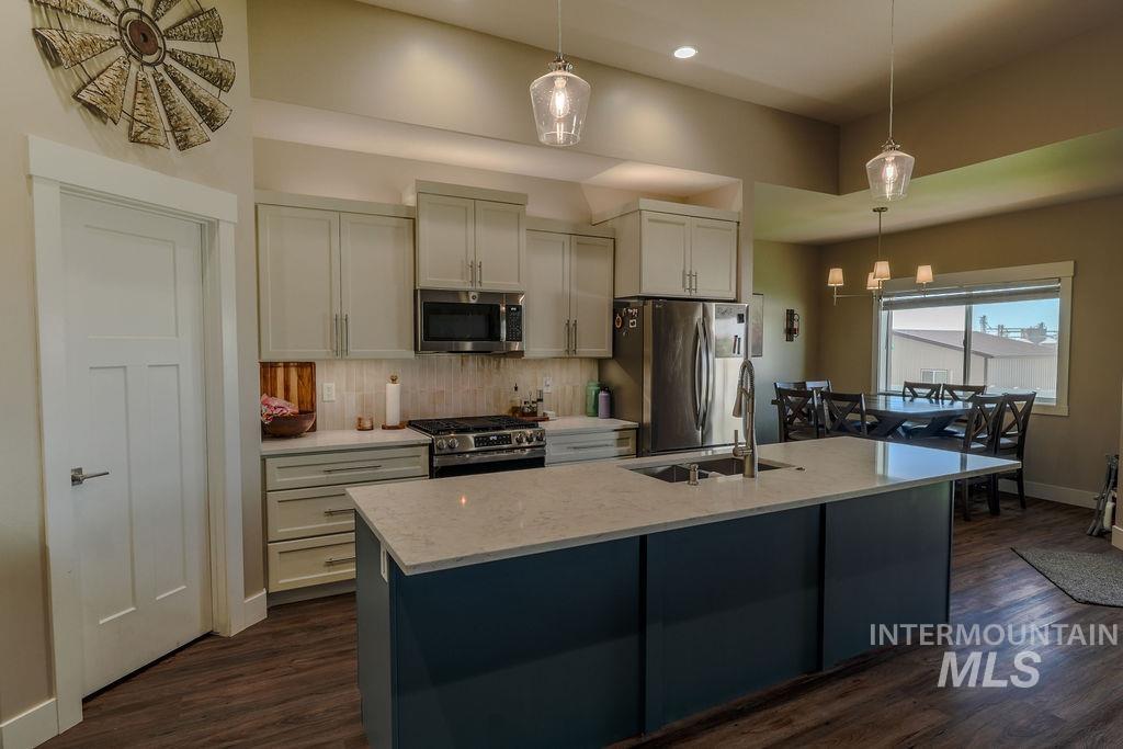 1515 Leslie Dr, Jerome, Idaho 83338, 5 Bedrooms, 3 Bathrooms, Residential For Sale, Price $559,999,MLS 99000211